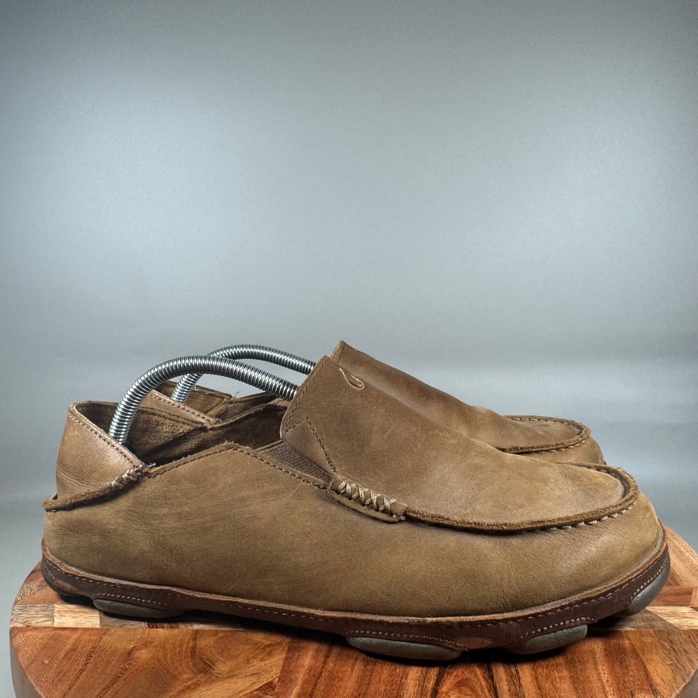 OluKai Moloa Mens 10.5 Ray Toffee Brown Leather Slip On Loafers 10128-2733